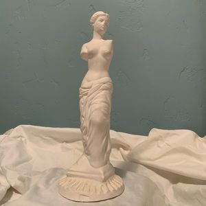 Venus De Milo Statue